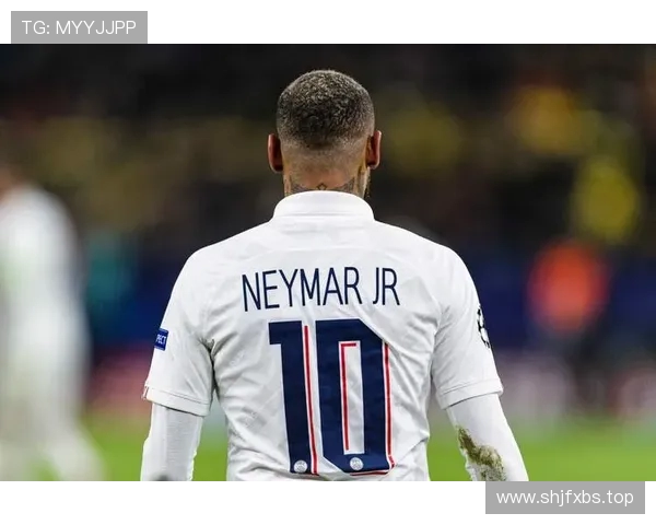 💥近百名激进桑托斯球迷闯入训练场抗议内马尔因伤缺席未现身